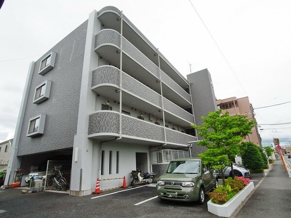 外観(♪重厚感ある建物ですね！♪)