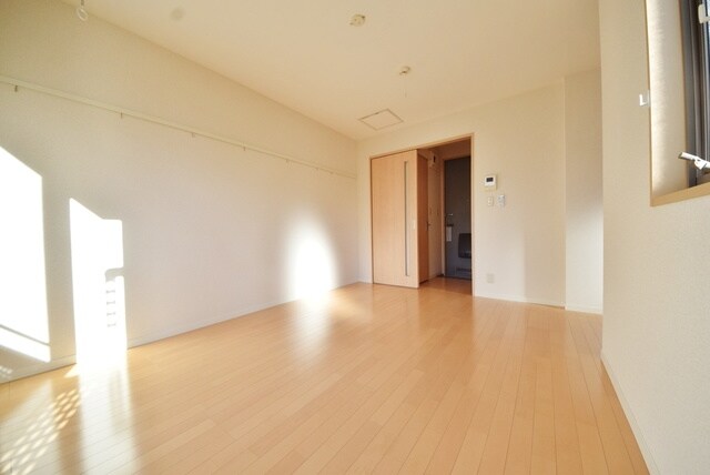 物件内観写真9　(★角部屋2面採光のため陽がとても入る明るいお部屋です★)