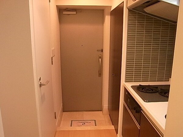 玄関(★下駄箱完備★)