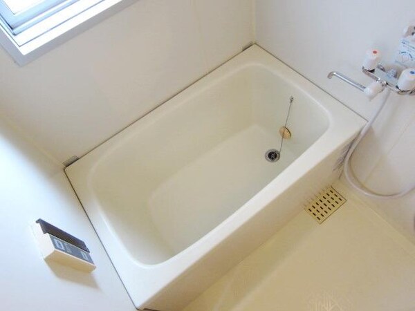 バス／シャワールーム等(★窓付きのお風呂なので換気も出来ますね★)