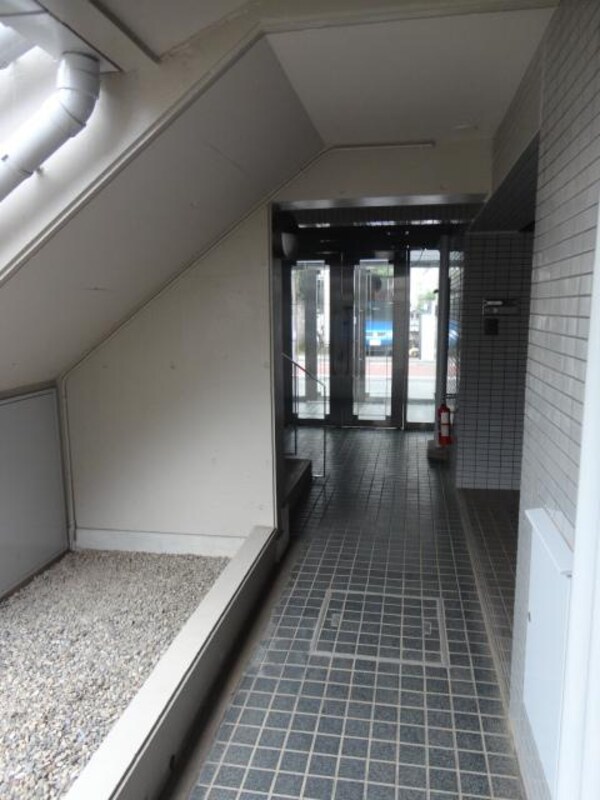 エントランス(整った共用廊下)