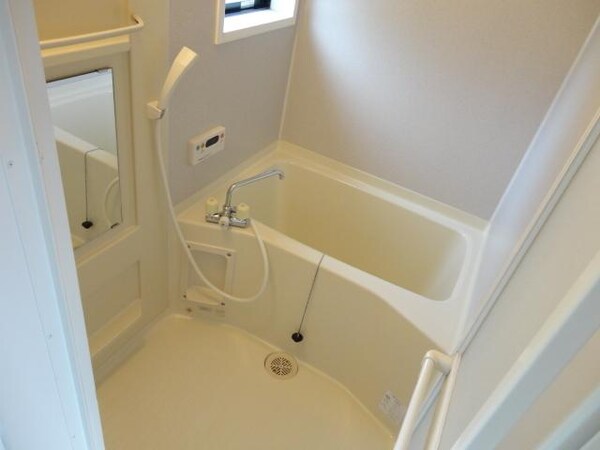 バス／シャワールーム等(★窓のあるお風呂です★)