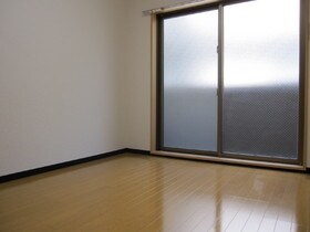 物件内観写真2　(★居室★)