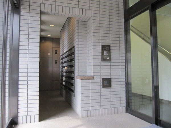 その他(キレイなエントランス)