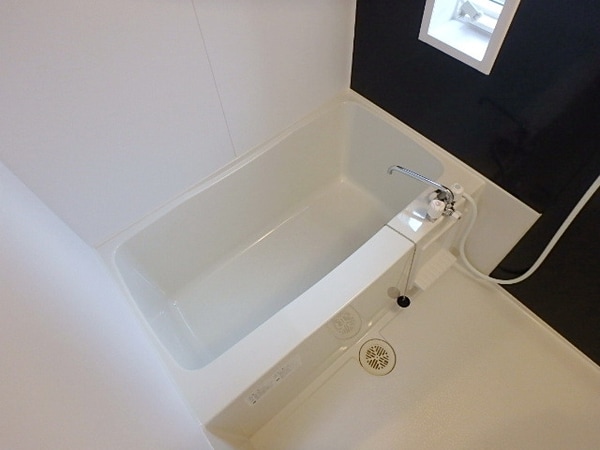 バス／シャワールーム等(★窓付きのお風呂なので換気もできます★)