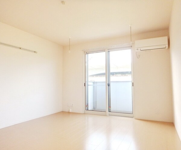 リビング・居室(★エアコン・ホスクリーン完備★)