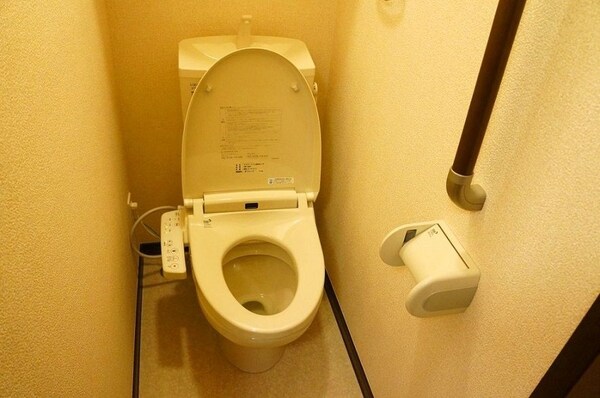 トイレ(設備・仕様は号室により異なる為、現況を優先致します。)