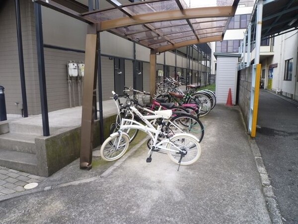 共有部分(屋根付き自転車置場)