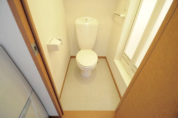 トイレ(仕様・設備は現況と異なる場合有。現況優先)