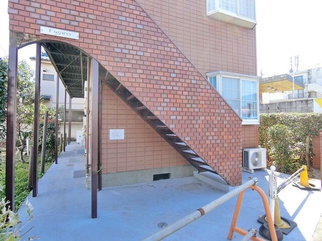 物件内観写真16　(エントランス)