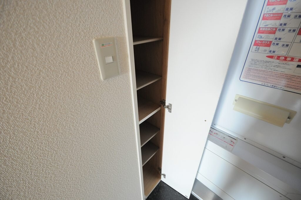 物件内観写真5　(仕様・設備は原状と異なる場合有。現状優先)