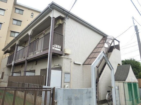 外観(★調布駅まで徒歩5分の便利な立地にあるマンションです★)