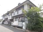 ★目の前駐車場で陽当たり良好★