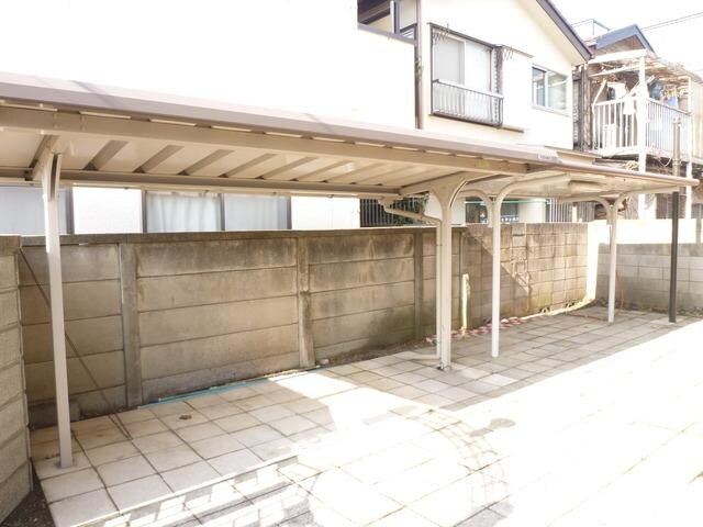 物件内観写真3　(駐輪場もしっかり)