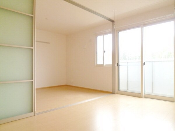 設備(★リビングと洋室の間仕切り、ライトスルースクリーン使用★)