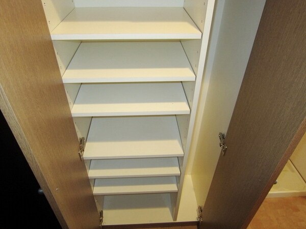 玄関(★収納たっぷり下駄箱★)