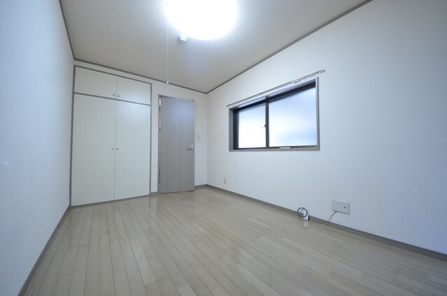 物件内観写真3　(洋室)