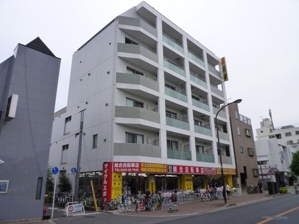 外観(★大きな通り沿いで安心★)