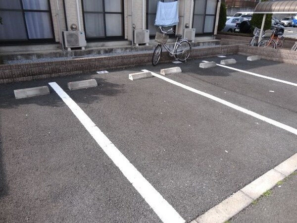 駐車場(駐車場です)