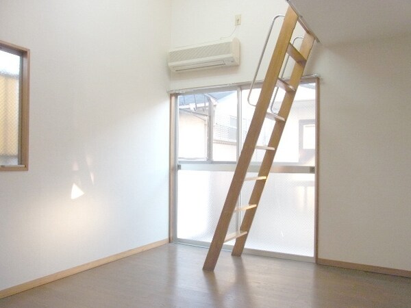寝室(★南向きのお部屋です★)