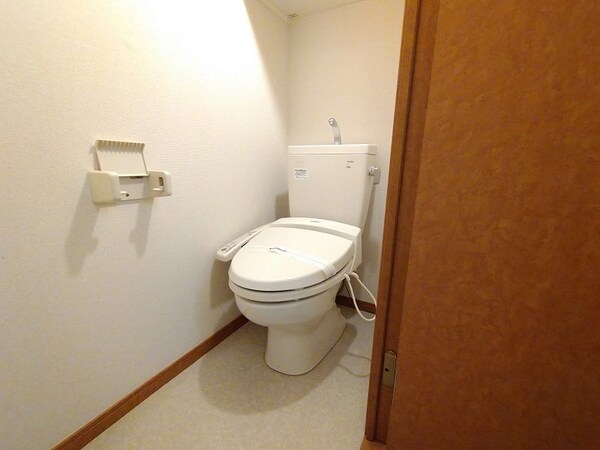 トイレ(温水便座付き)