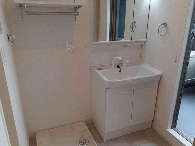 物件内観写真8　(洗面)