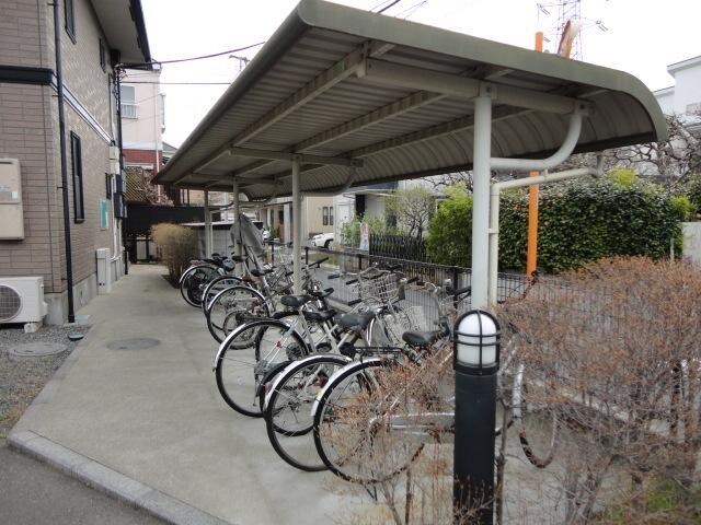 物件内観写真12　(しっかりとした駐輪場ございます)