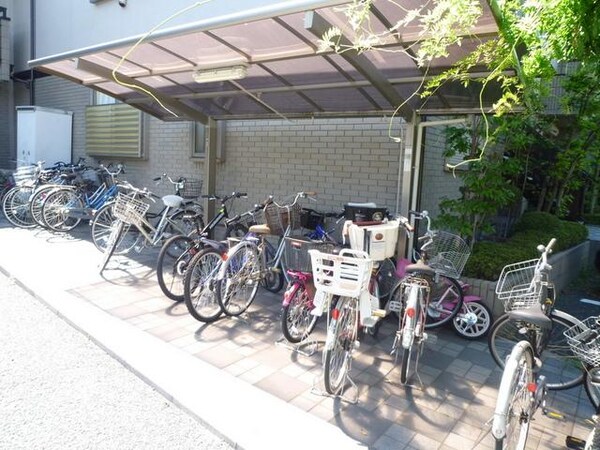共有部分(屋根付き駐輪場)