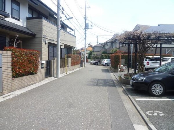 エントランス(建物前)