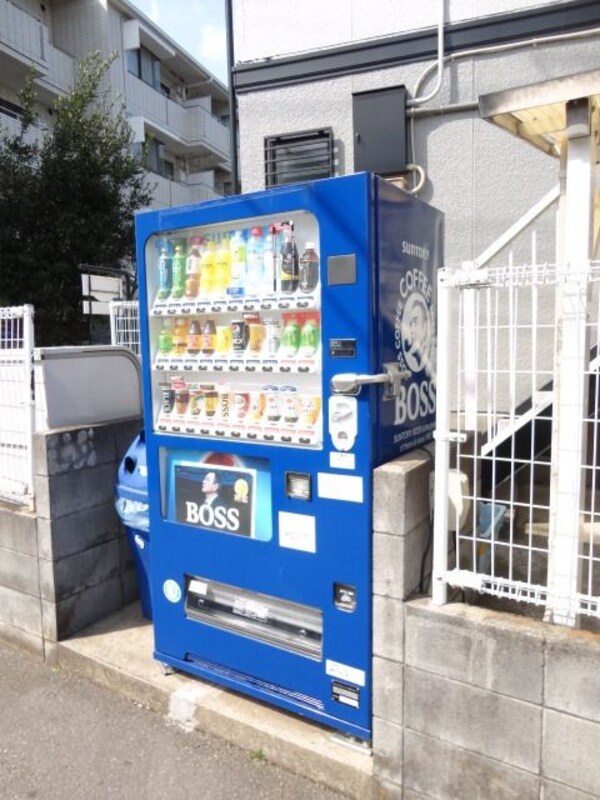 エントランス(★自動販売機があって便利♪★)