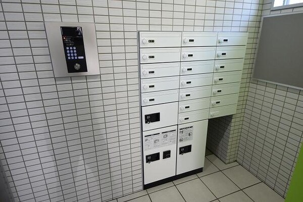 共有部分(★エントランスの宅配ボックスです★)