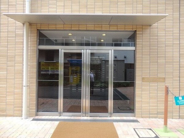 エントランス(★オシャレなエントランスです★)
