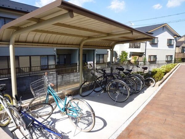 共有部分(自転車置き場も)