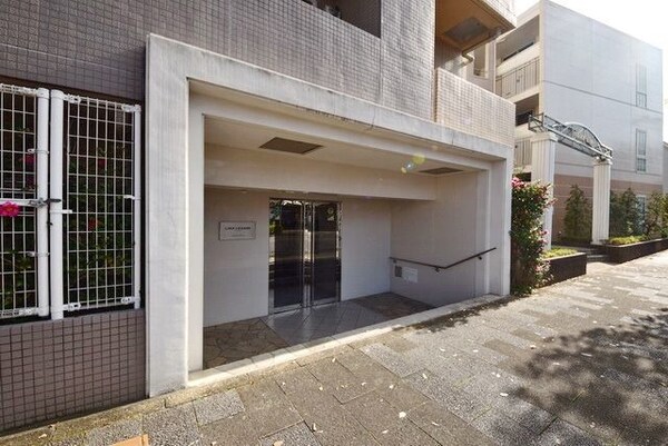エントランス(★お部屋探しはタウンハウジング府中店まで★)