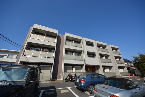 外観(★目の前が敷地内駐車場★)