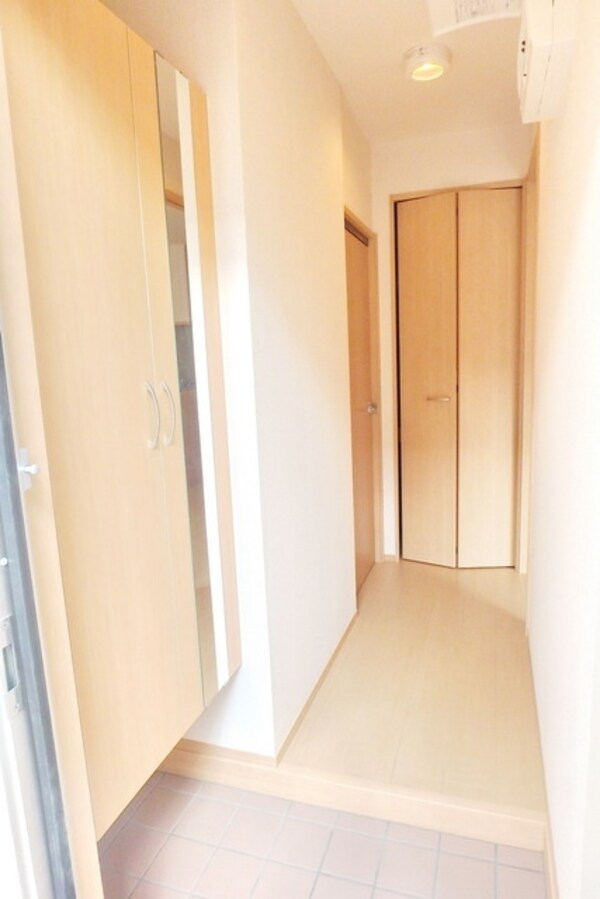玄関(★姿見付き大型シューズBOX★)