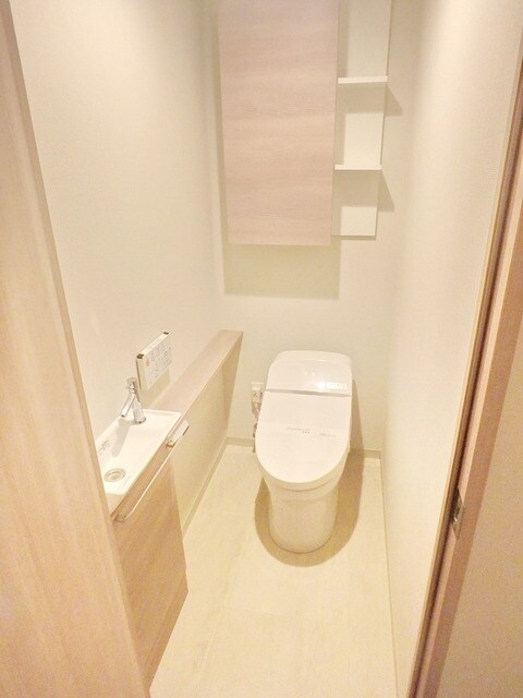 物件内観写真3　(★シャワートイレ★)