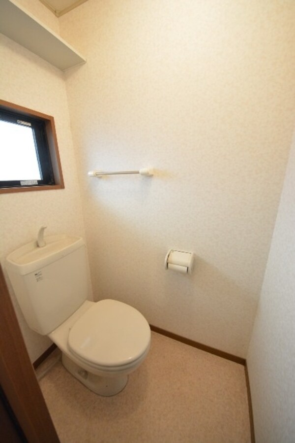 トイレ(★トイレに窓あり★)