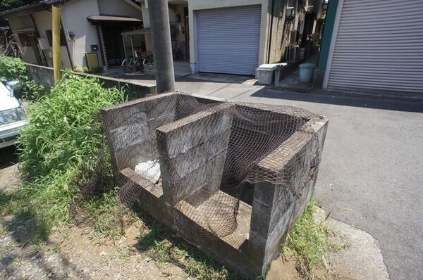 共有部分(敷地内にゴミ置き場あります☆)