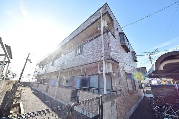 外観(★閑静な住宅街のタイル張りマンションです★)