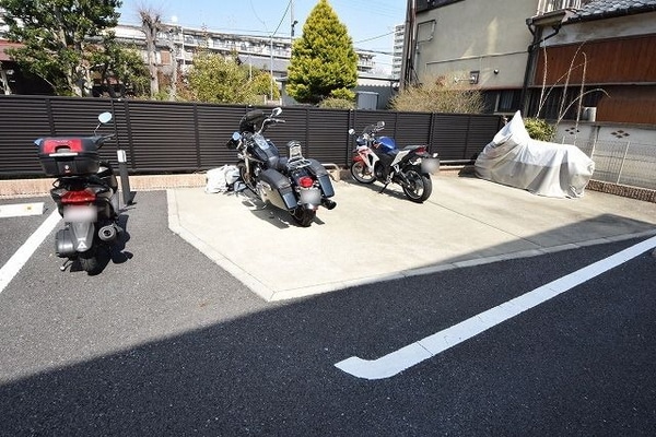 駐車場(☆タウンハウジング府中店へ☆)
