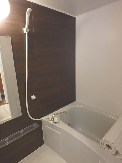 物件内観写真3　(★浴室乾燥機付きバス★)