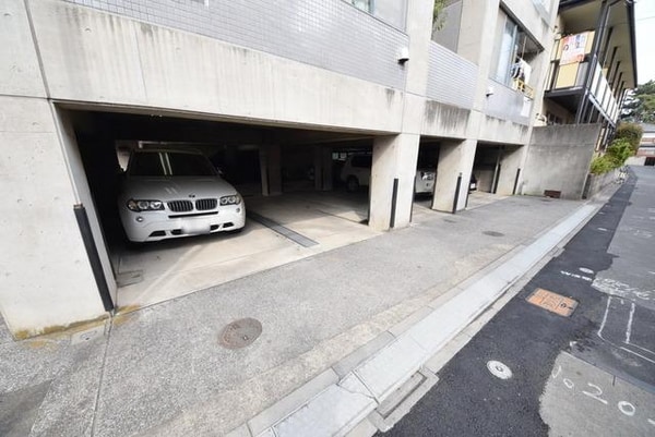 駐車場(★こちら側は駐車場です★)