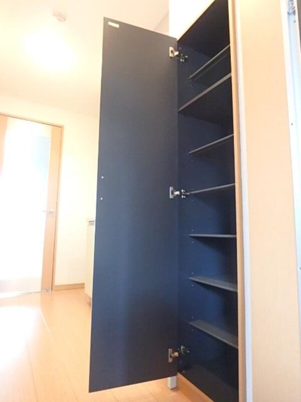 設備(玄関収納)