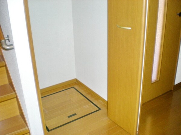 設備(★階段下収納★)