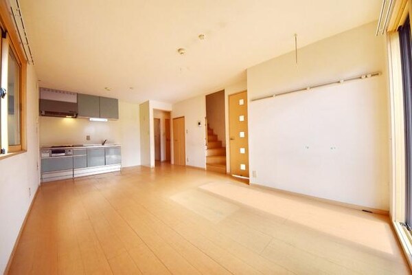 その他室内・内装(★きれいなフローリングのリビングです★)