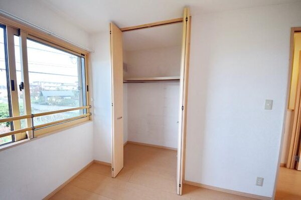 設備(★洋室の収納スペースです★)