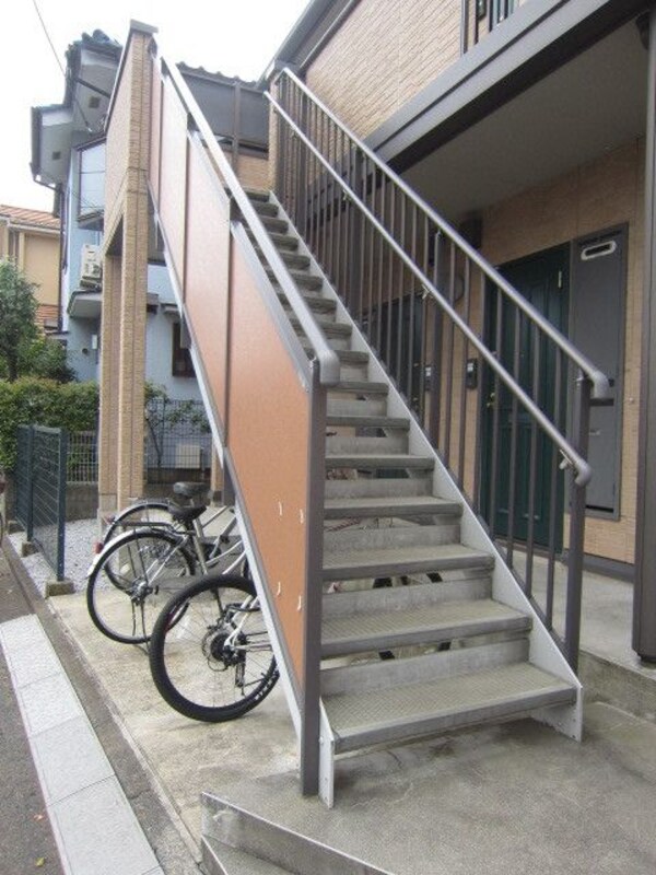 エントランス(★お部屋に続く階段です★)