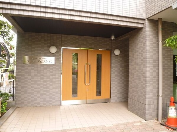 外観(メインエントランス)