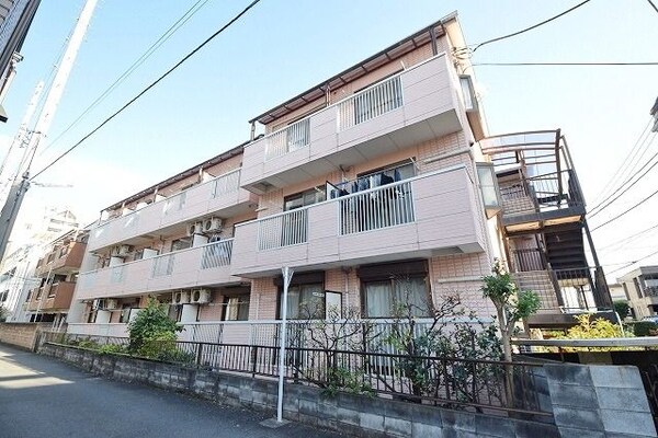 外観(★通勤通学に便利な特急停車の調布駅徒歩1分のマンションです★)